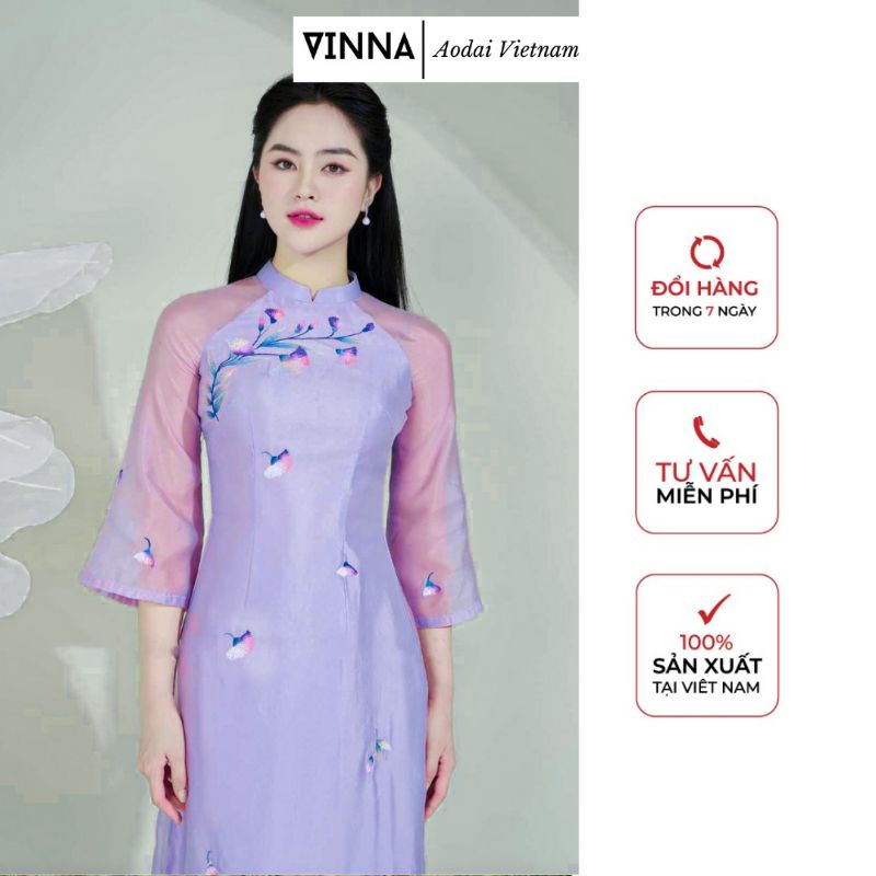 Áo dài cách tân 4 tà tím Oải Hương hoạ tiết thêu tay tỉ mỉ phù hợp chụp ảnh thiết kế của thương hiệu thời trang Vinna