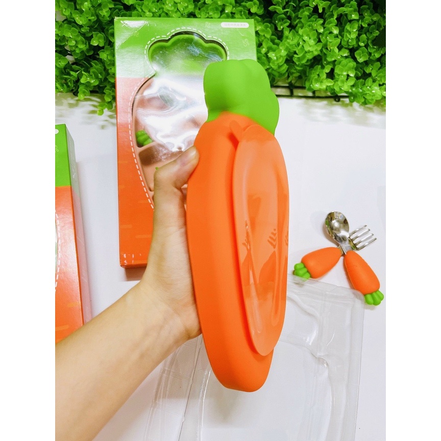 [Màu Cam] Khay Ăn Dặm Silicon Cà Rốt Kèm Thìa Dĩa, Ống Hút 5 Chi Tiết [Olala Baby]
