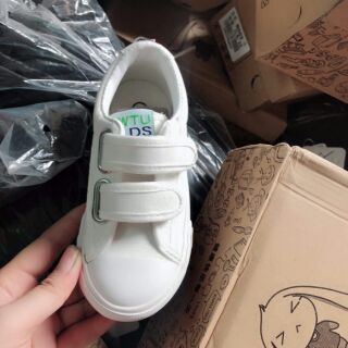 Giày bata cho bé