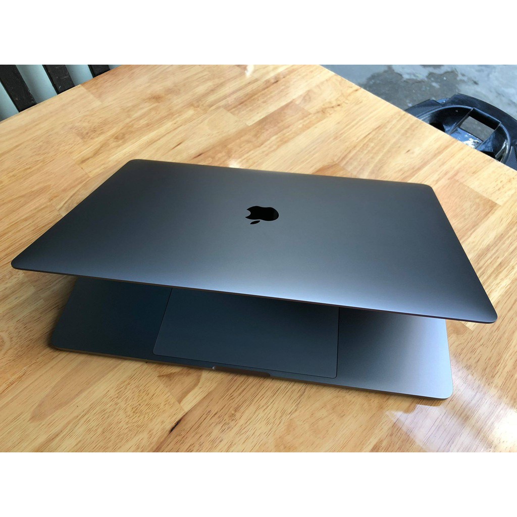 laptop macbook pro Touch Bar 15.4in, MPTR2 , năm 2017 màu Grey.