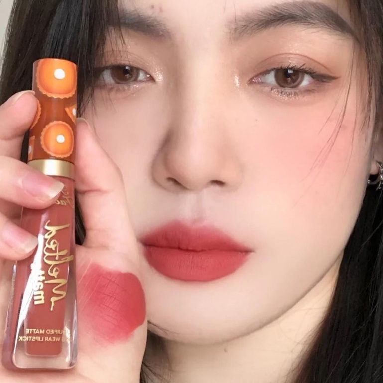 Son kem Too Faced Melted Matte Limited Edition Màu PUMPKIN SPICE - Gingerbread man và Gingerbread girl Fullsize