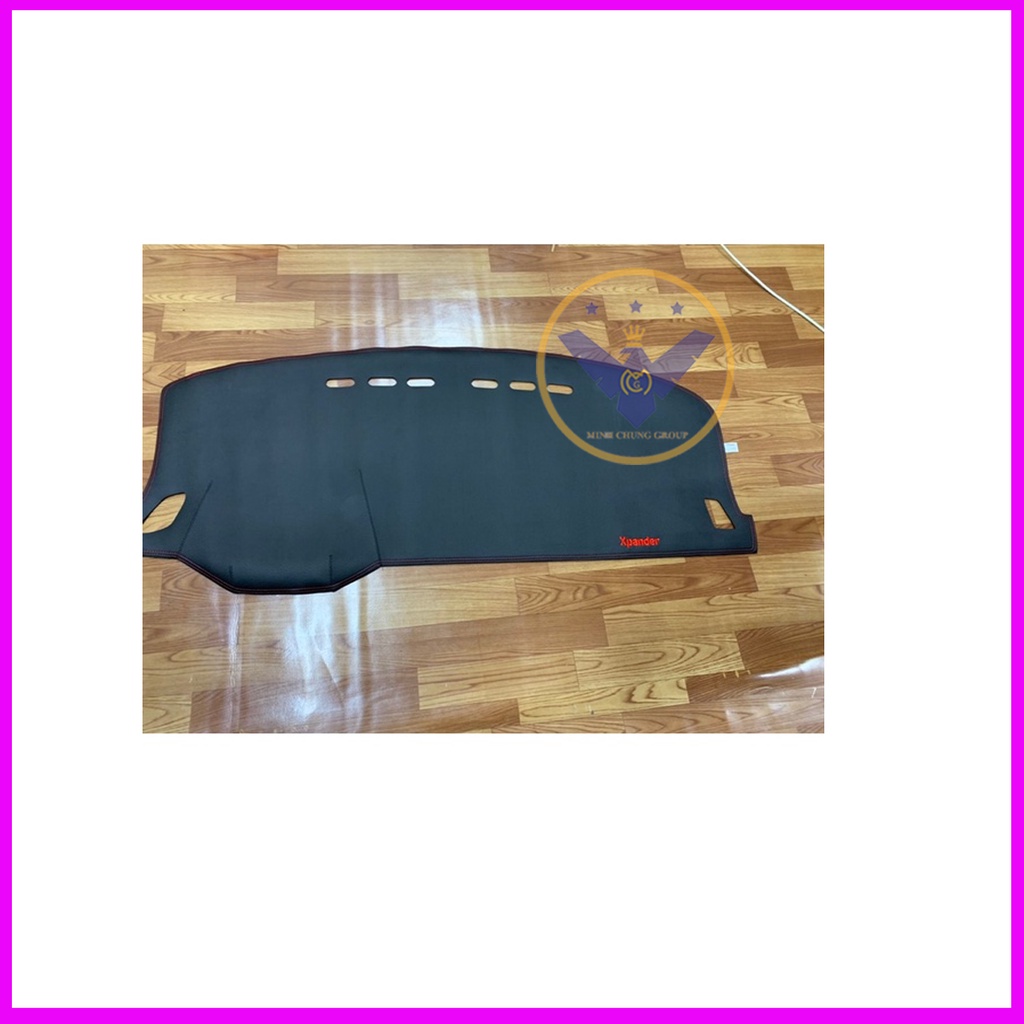 Thảm Taplo Mitsubishi Xpander 2022-2023 da vân carbon hoặc nhung chống nóng, chống chói