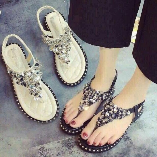 Sandal xỏ ngón