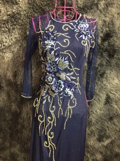 Áo dài đính đá