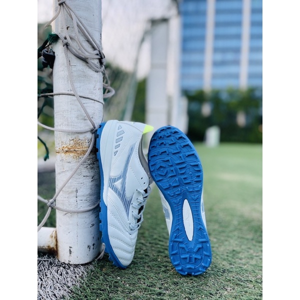 Giày đá bóng chuyên sân cỏ nhân tạo đinh TF mizuno Neo 3 màu trắng ghi