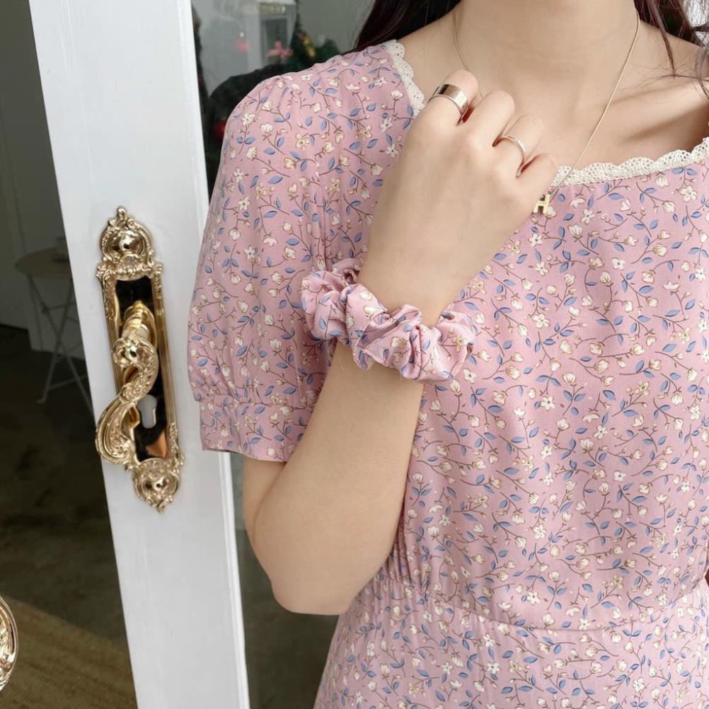 Váy Hoa Nhí Cổ Vuông Pha Ren Ngắn Tay Khóa Lưng Thắt Nơ Eo Tặng Kèm Scrunchies 4 màu Cực Xinh - V.064  ྇