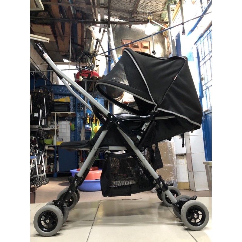 Xe đẩy 2 chiều Aprica Lightweghit