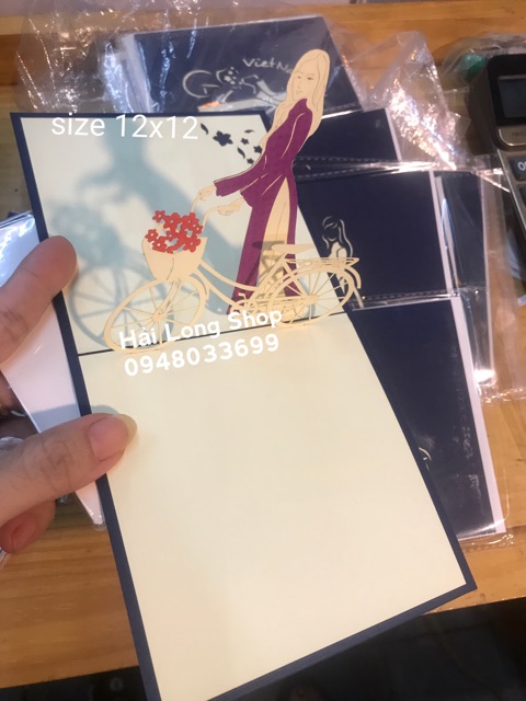 Cô gái dắt xe  2 - Girl  - Thiệp 3D ( VN ) | BigBuy360 - bigbuy360.vn