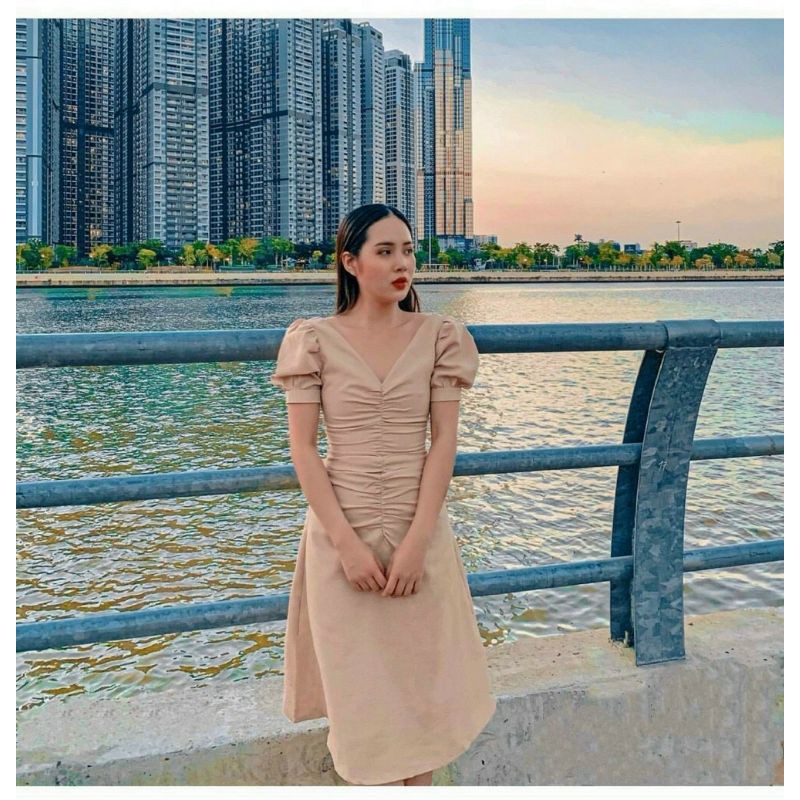 ĐẦM CỔ V NHÚN GIỮA SANG TRỌNG