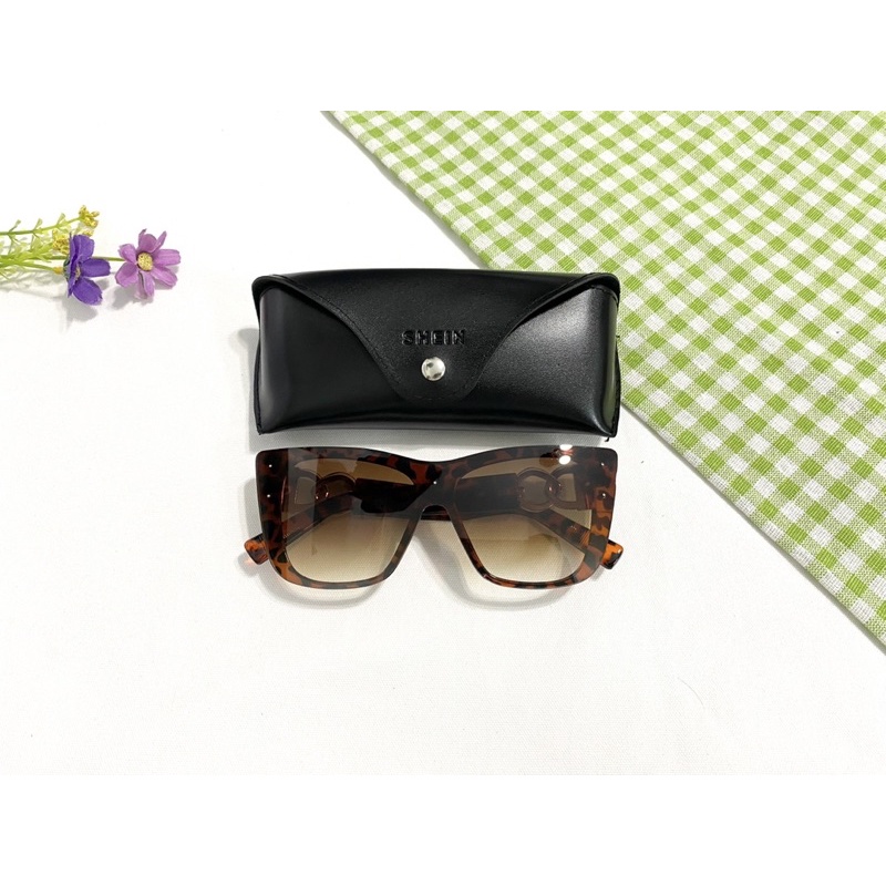 Kính nữ Shein full box chính hãng , có mail mua hàng của web chính hãng