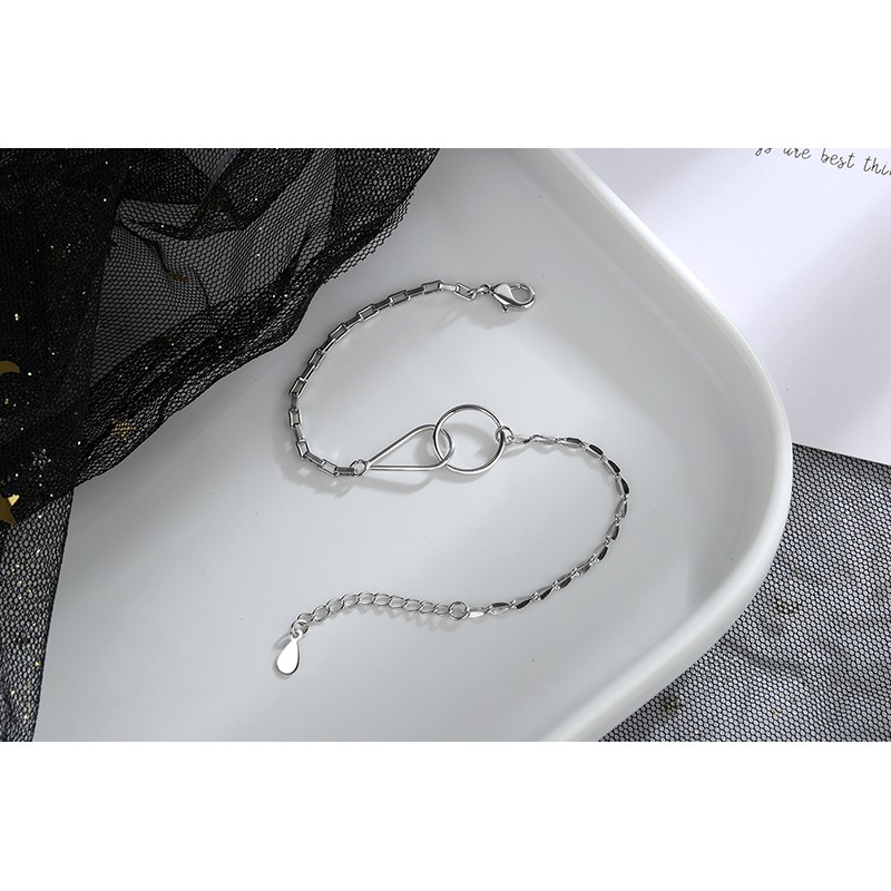 Lắc tay đan vào nhau xinh xắn