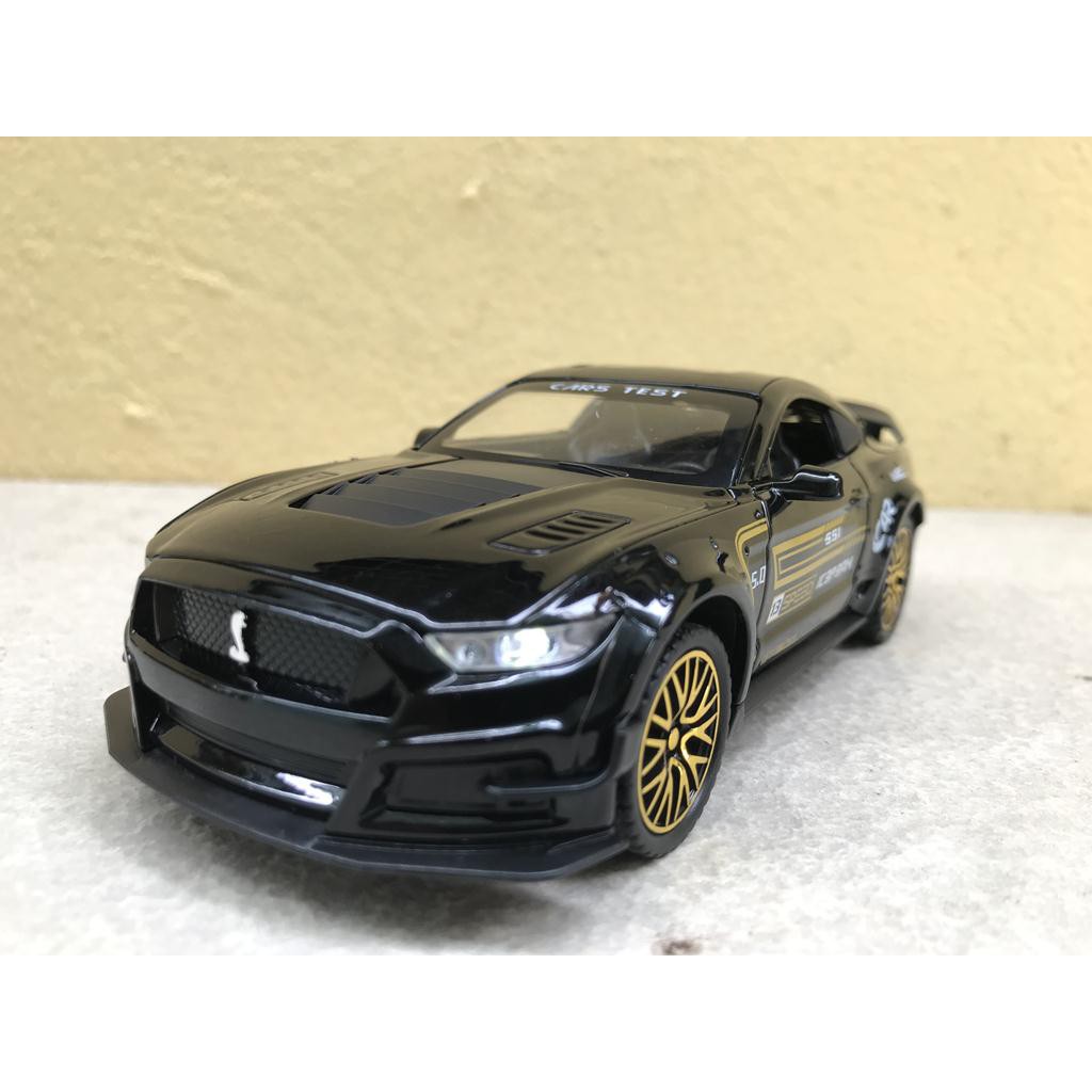 Mô hình xe FORD Mustang GT500 Shelby 2021 - 1:32