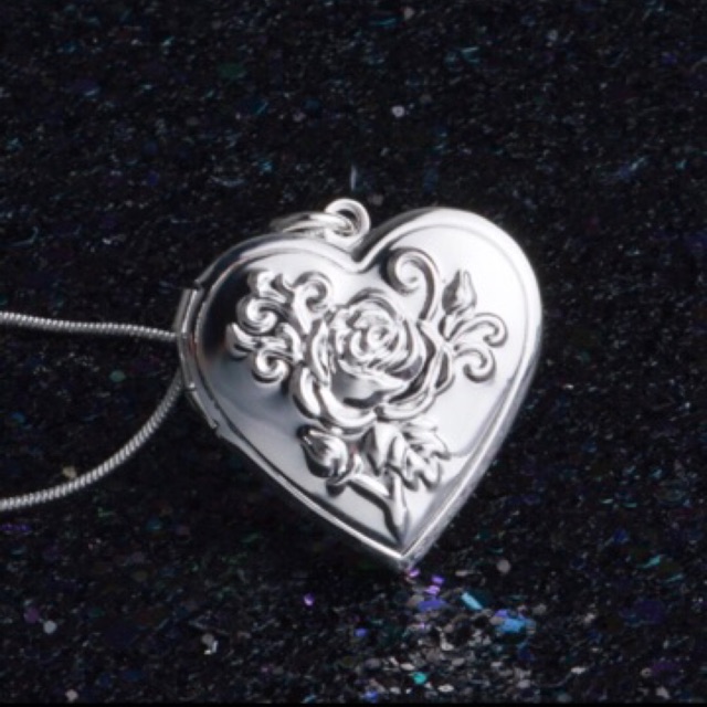 Vòng cổ locket mặt trái tim vintage