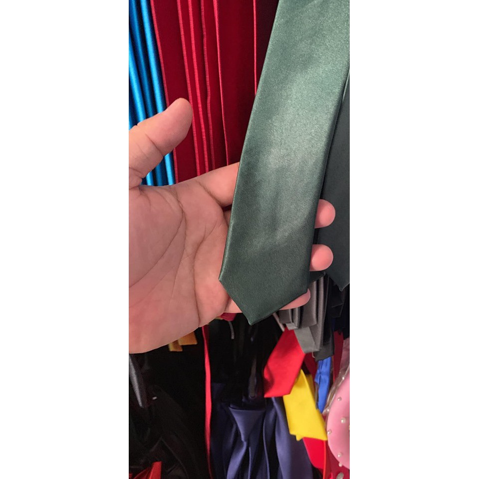 cà vạt phi bóng màu đen 125k/10 cái