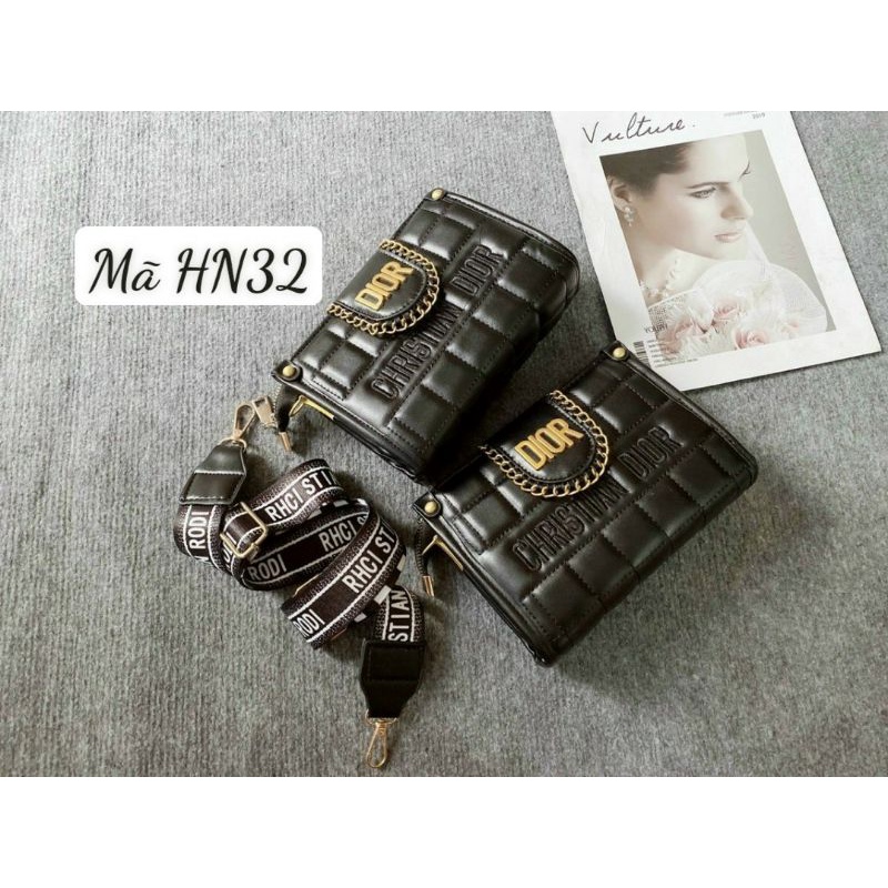 Túi viền xích cá tính.