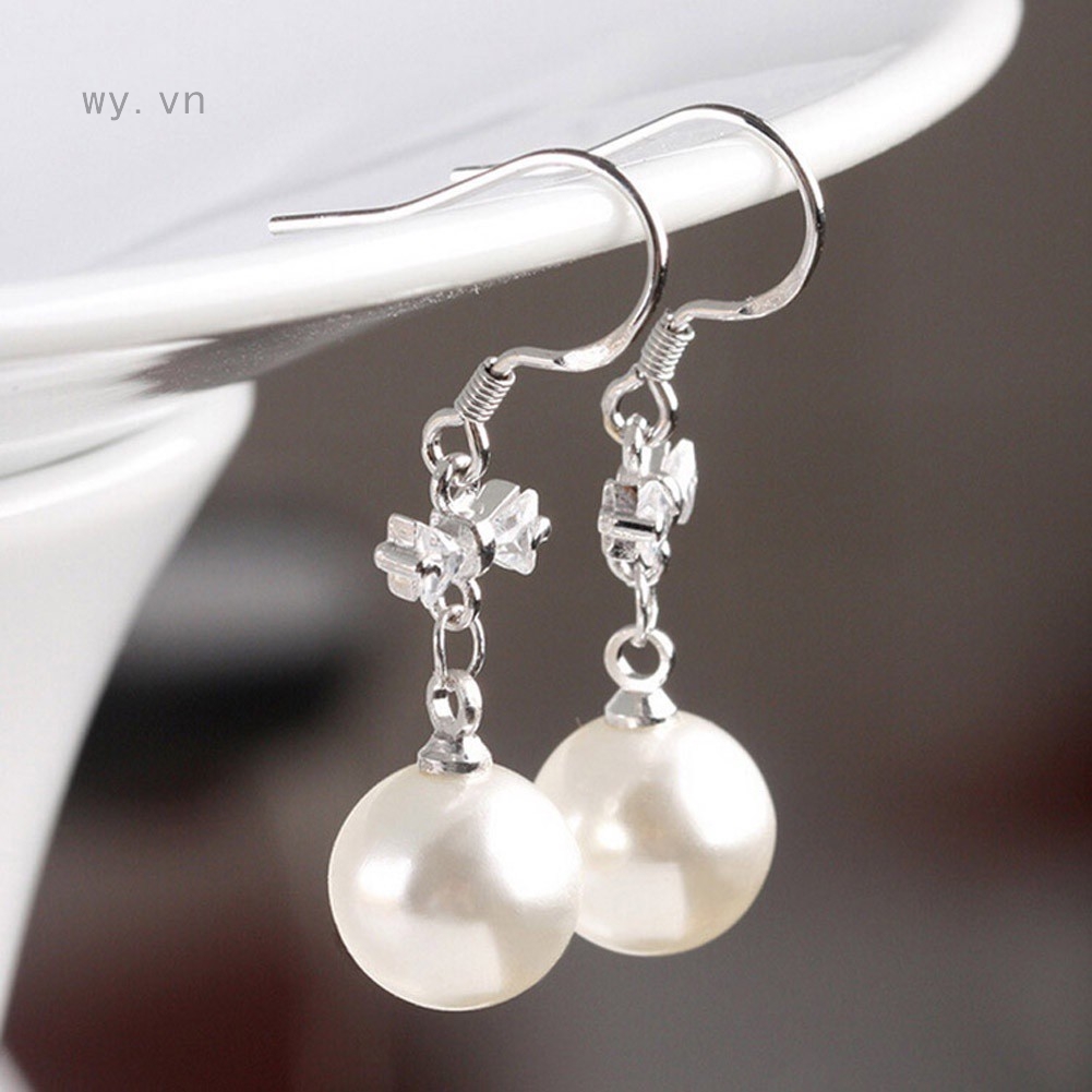Cặp bông tai kiểu có đính cườm đầy độc đáo