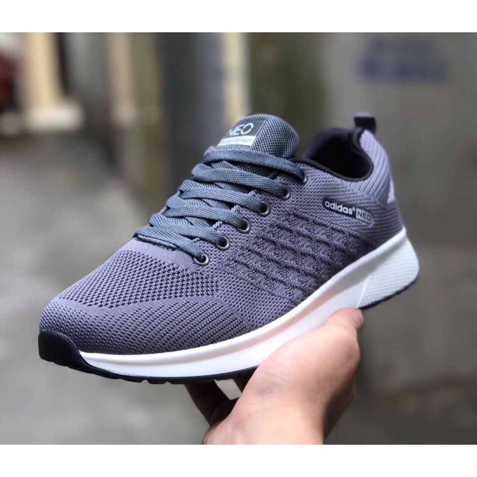 Giày thể thao Adidas