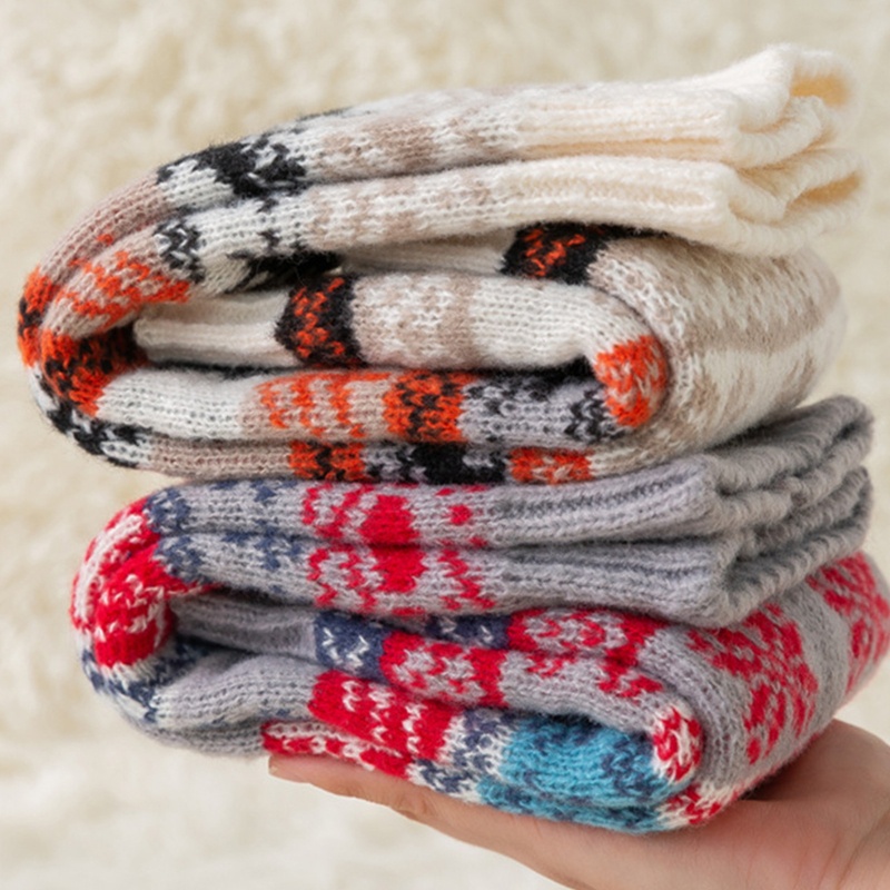 Đôi Tất Chân Len Giữ Ấm Họa Tiết Giáng Sinh Cho Nữ