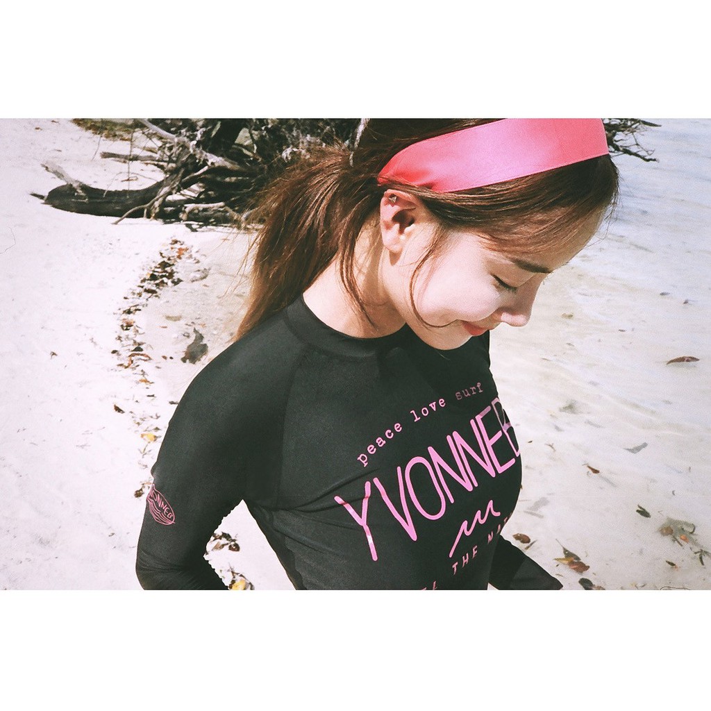 Đồ bơi tay dài nữ, đen phối chữ | BigBuy360 - bigbuy360.vn