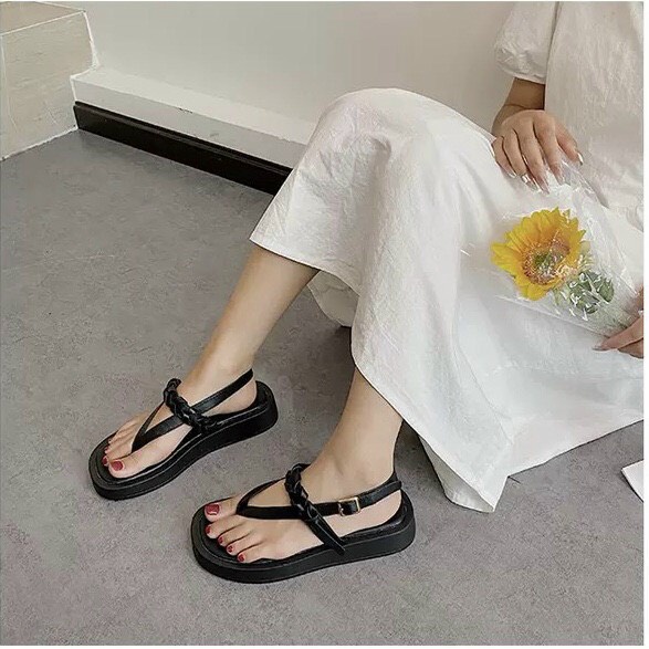 Sandal nữ kẹp khóa cài siêu xinh hàng cao cấp chất da mềm đi êm lắm ạ - Chị Chảnh Store