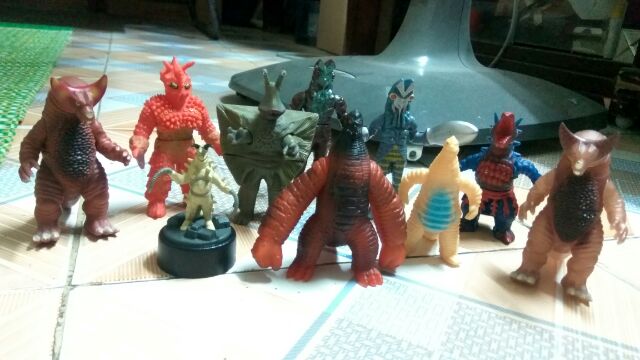 Set quái vật hàng chính hãng