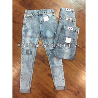 Quần jean rách gối sale còn 100k