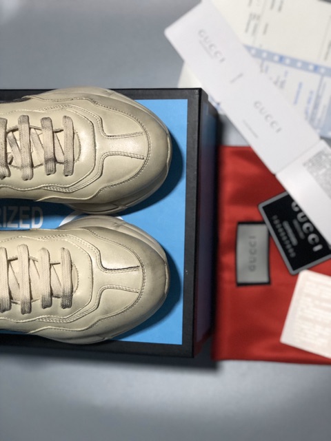 Giày cao cấp trơn bản bẩn sale+full phụ kiện