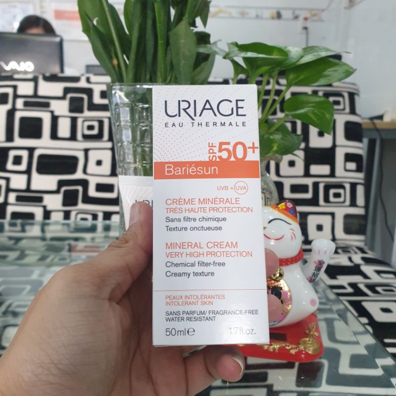 [Quà tặng] Kem chống nắng bảo vệ da tối đa Uriage Bariésun SPF 50+ Crème Minérale 50ml