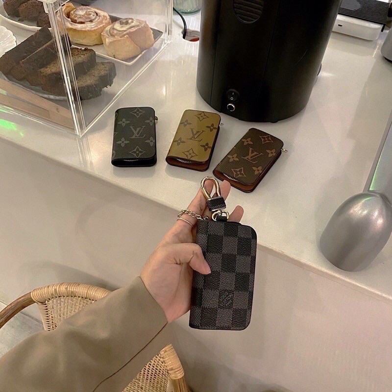 Móc khoá lv hàng đẹp cho cả nam và nữ