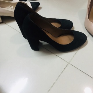 Giày cao gót Charles and Keith size 35