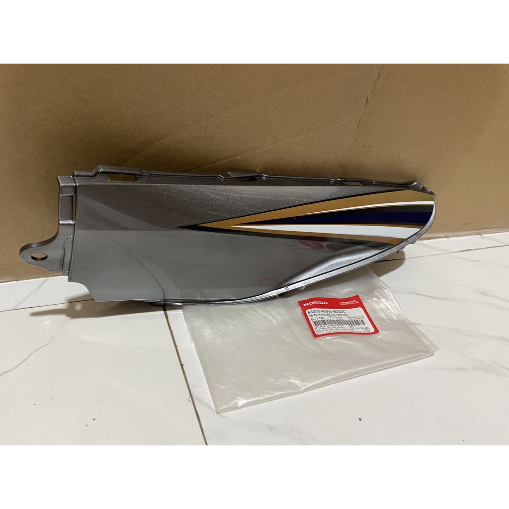 Bộ ốp trung tâm bên trái HONDA WAVE S110 năm 2009.