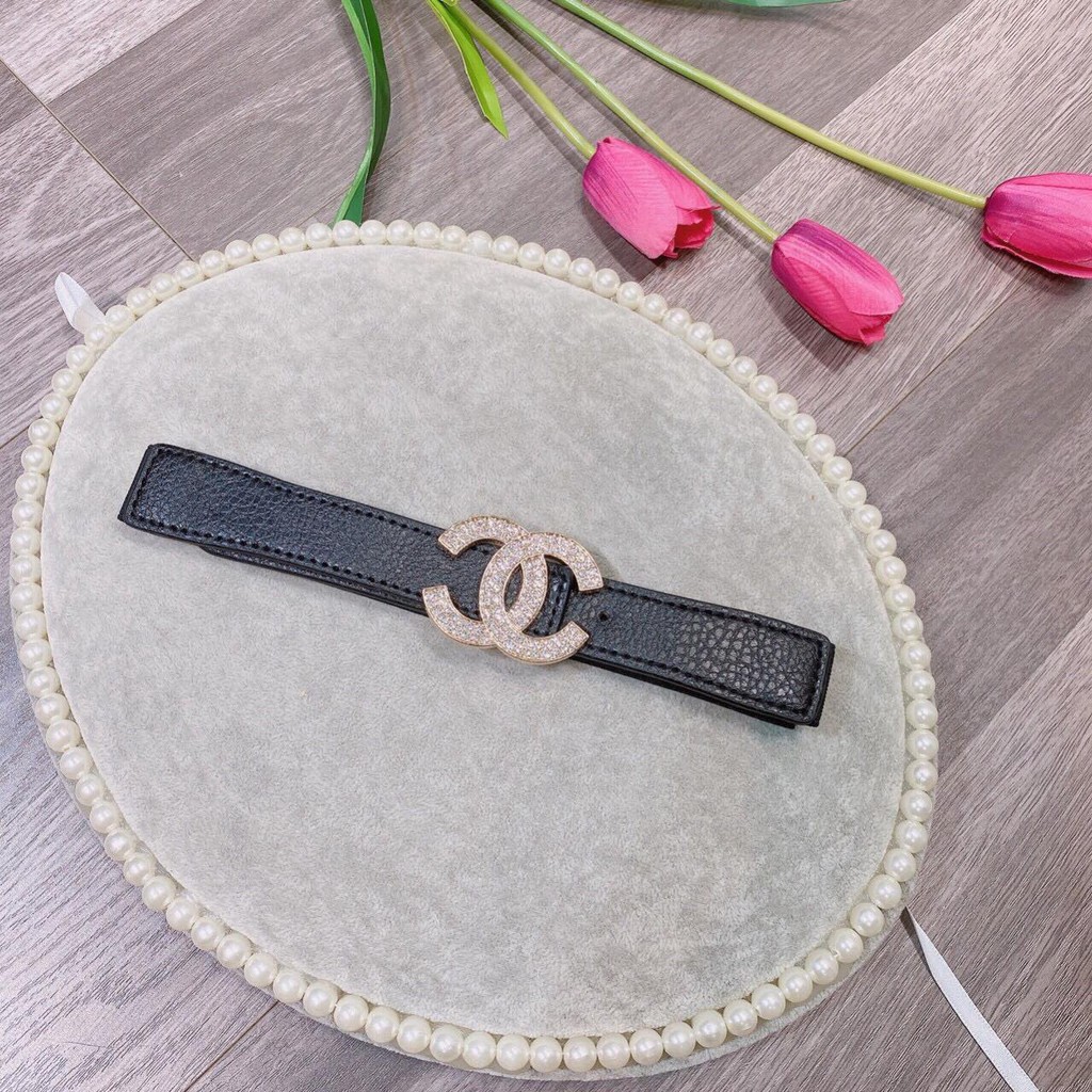 Đai thắt váy nữ chất liệu da có thể dùng làm thắt lưng. Mặt sau lưng thun co giãn. Nhiều mẫu lựa chọn