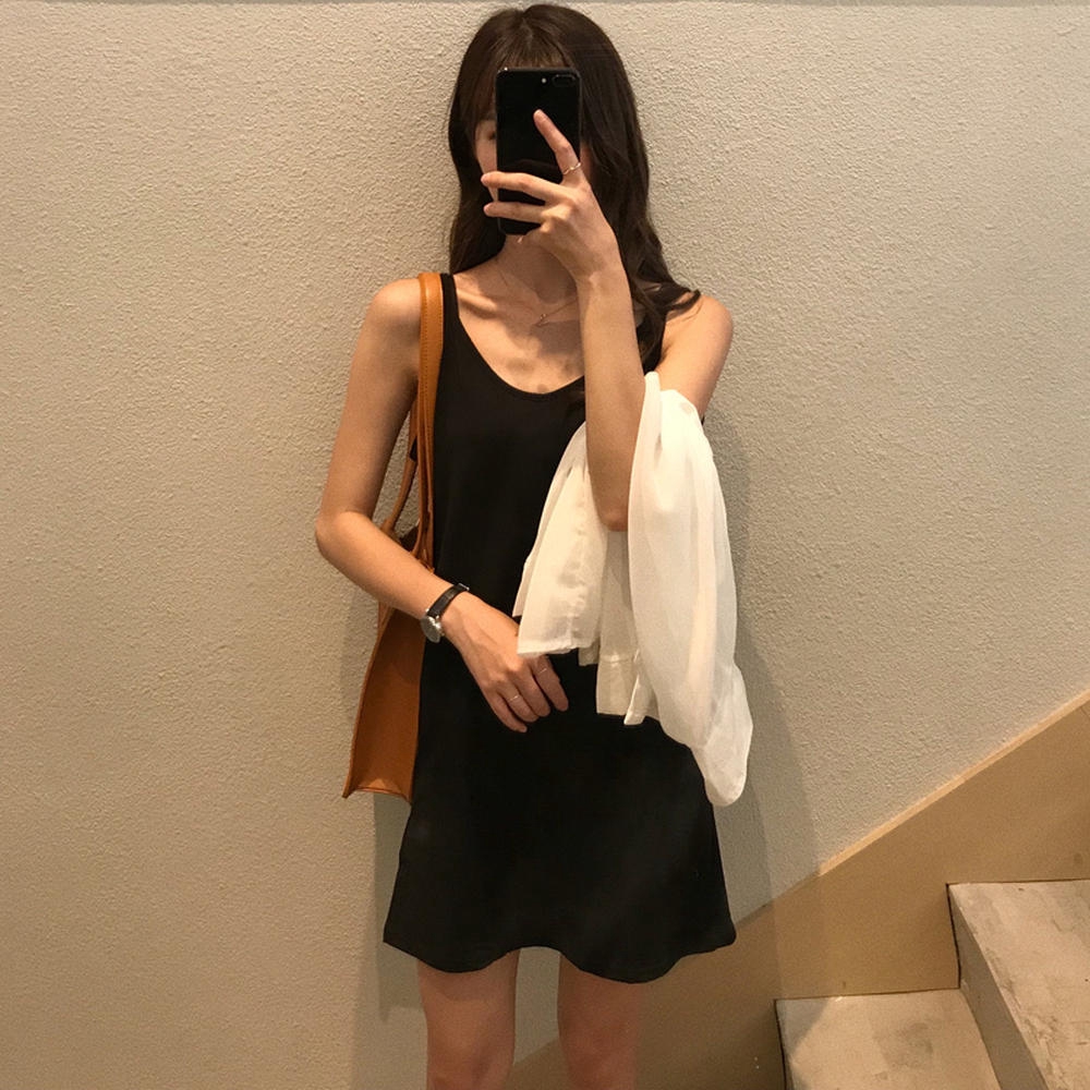 [Mã FAGREEN55 giảm tới 30K đơn 99K] Váy hai dây dáng rộng cổ chữ V màu trơn cá tính cho nữ | BigBuy360 - bigbuy360.vn