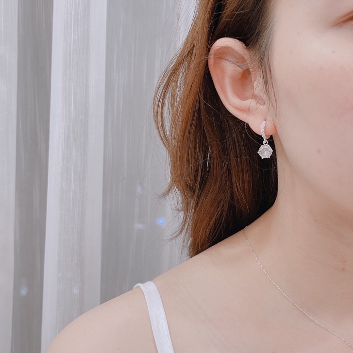 Khuyên tai bạc tròn đá bạc, Hoa tai Bạc nữ đá pha lê Tuna Silver _ 𝐂𝐚𝐦 𝐤𝐞̂́𝐭 𝐜𝐡𝐮𝐚̂̉𝐧 𝐁𝐚̣𝐜 _ 𝐓𝐔𝐍𝐀𝐒𝐇𝐎𝐏 𝐓𝐫𝐚𝐧𝐠 𝐬𝐮̛́𝐜 𝐁𝐚̣𝐜