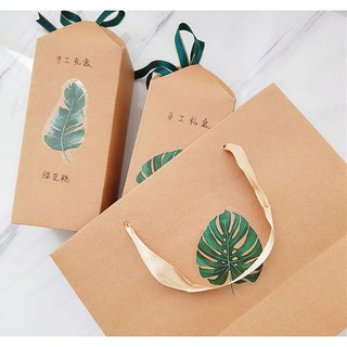 Hộp craft cao đựng bánh và túi xách craft