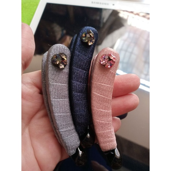 combo 3 kẹp tóc mẫu y hình. giá 30k/3 cái