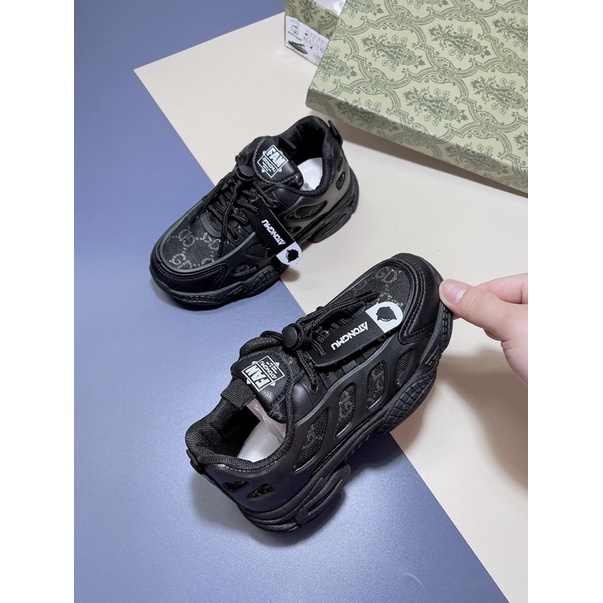 Giầy thể thao cho bé trai