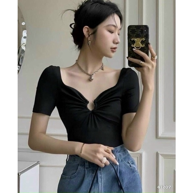 áo thun body tay ngắn phối khuy