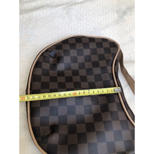 Túi chuẩn si,túi qua sử dụng, khách vui lòng xem hình nếu muốn biết thêm thông tin sản phẩm mời khách vô chat nhé.Thanks