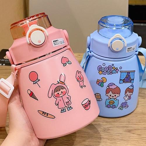 Bình nước giữ nhiệt cute có ống hút 850 ML, inox 304 không rỉ an toàn kèm sticker cute có dây đeo