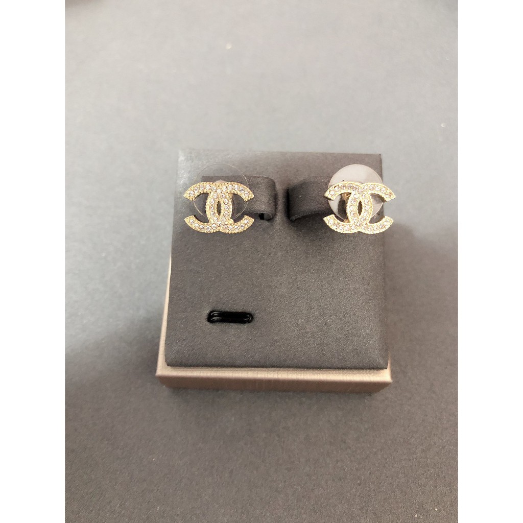 New  Mini Earrings full of diamond studs are elegant and elegant fashion jewelry