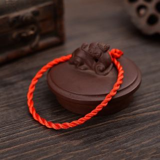 Vòng tay chỉ đỏ may mắn bình an