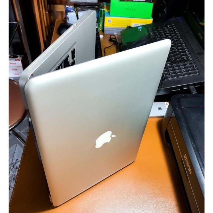 Macbook Pro Vỏ Nhôm 2010 8Gb Ram / SSD 128Gb / Logo+phím led Cực Đẹp Sang Chảnh