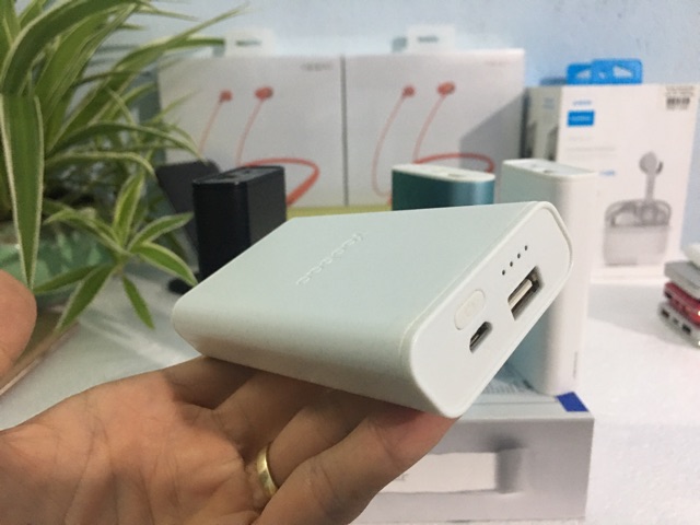 Pin Sạc dự phòng Yoobao 10000mAh Fast Charge 12W 2.4A - Hàng Chính Hãng Bảo hành 12 tháng