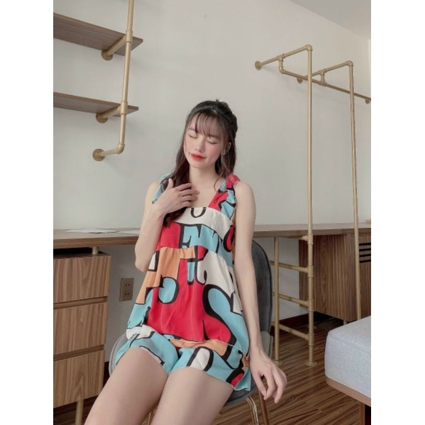 đồ mặc nhà tiểu thư quần đùi hoạ tiết lập thể | BigBuy360 - bigbuy360.vn