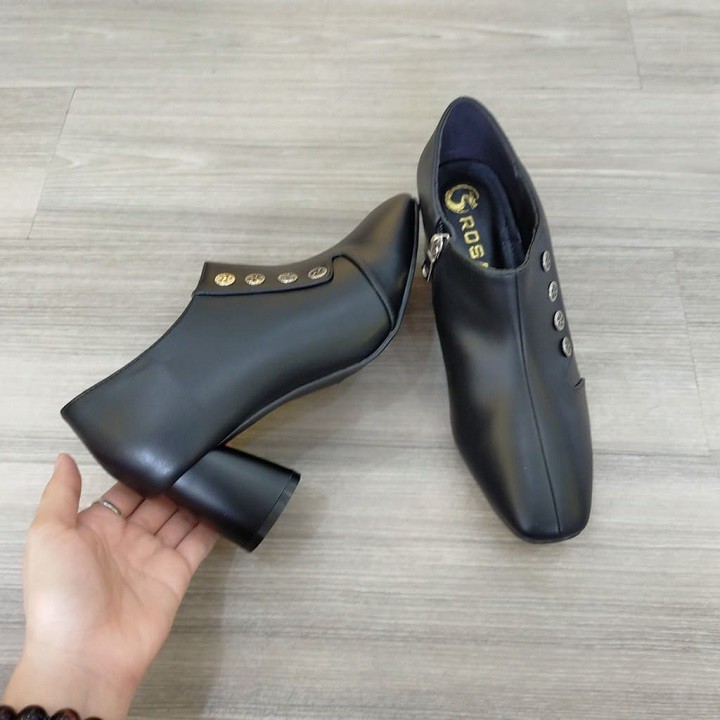 Giày boot nữ cổ thấp 5cm hàng hiệu rosata hai màu đen kem ro289 | BigBuy360 - bigbuy360.vn