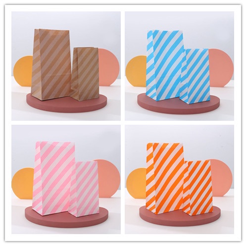 Set 10 Túi Giấy Đựng Quà Họa Tiết Sọc Nhiều Màu Sắc