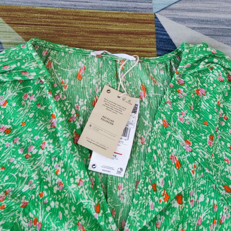 Váy ngắn hoa nhí xanh lục MNG