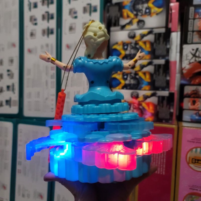 Lồng đèn trung thu búp bê elsa xoay váy màu tím xanh cực cute có nhạc đèn cho bé