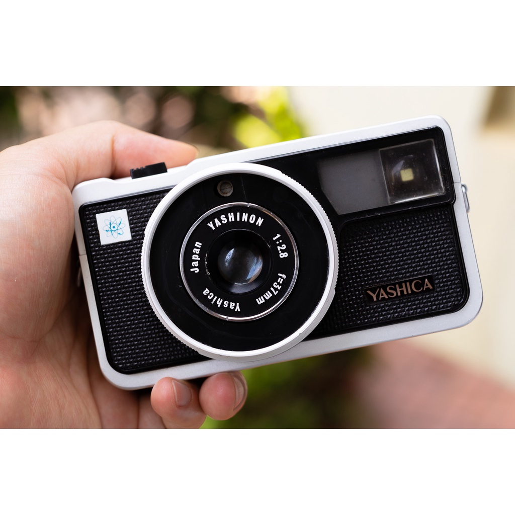 Máy ảnh film cổ cực vintage Yashica